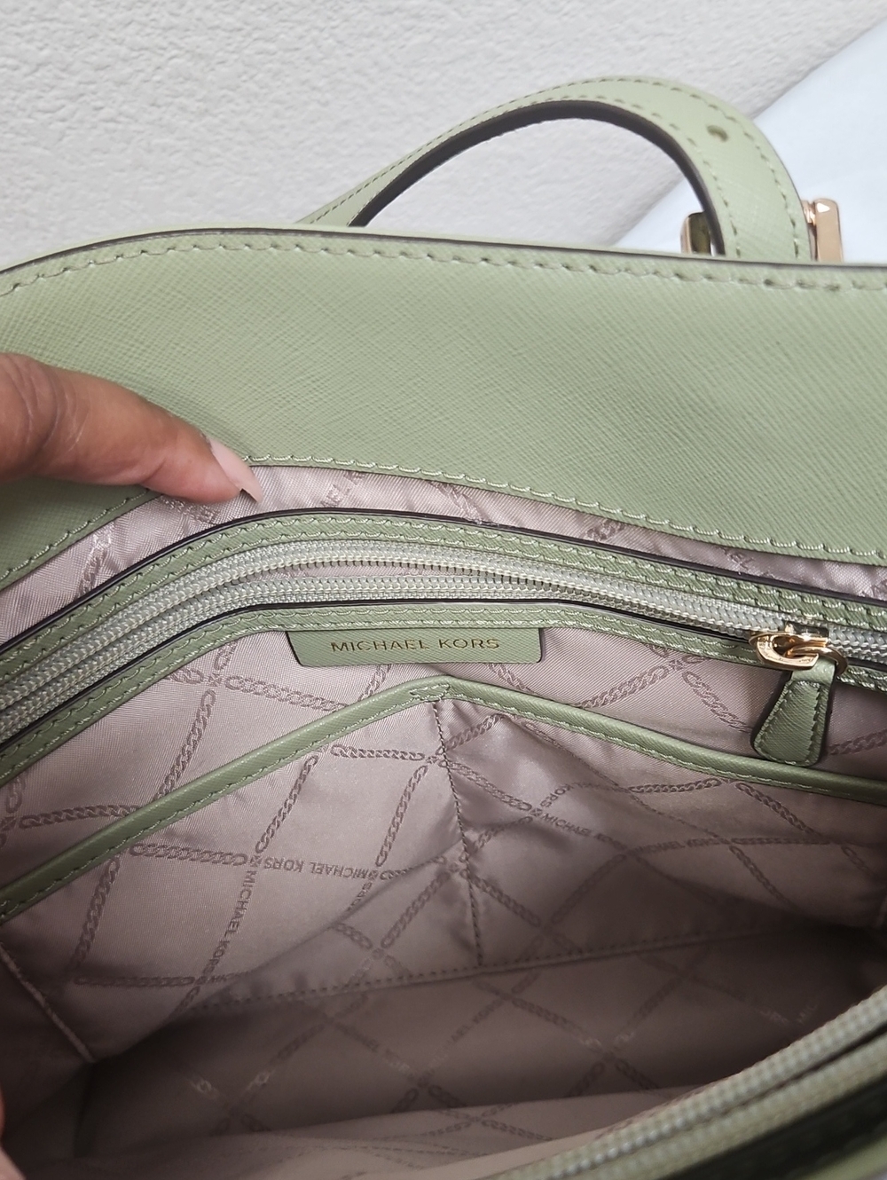Michael Kors Mint Green Saffiano Leather Jet TOTE NWOT - Picture 8 of 10